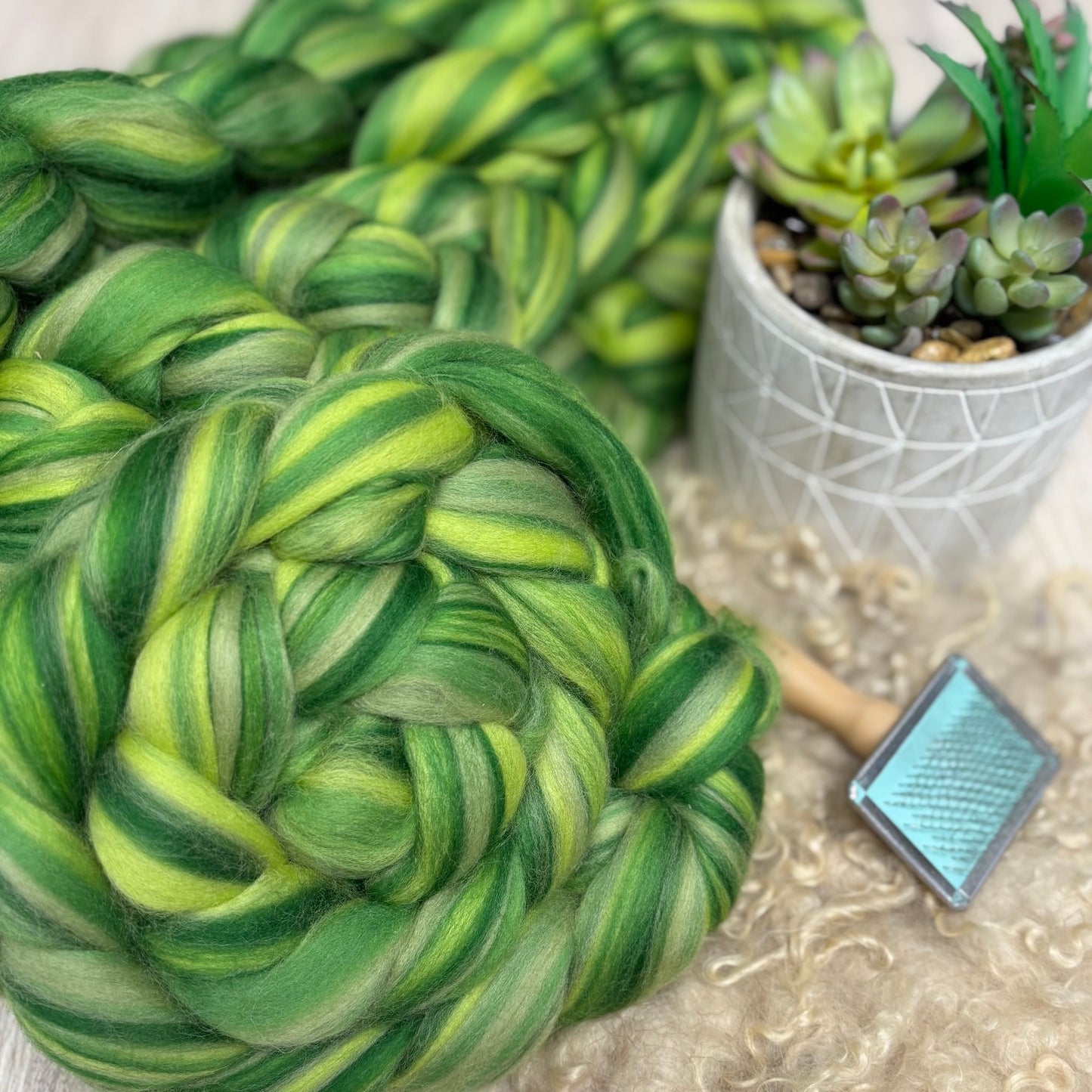 Calm - Green Merino Wool Blend - Spinning Fiber for Spinning Wheel