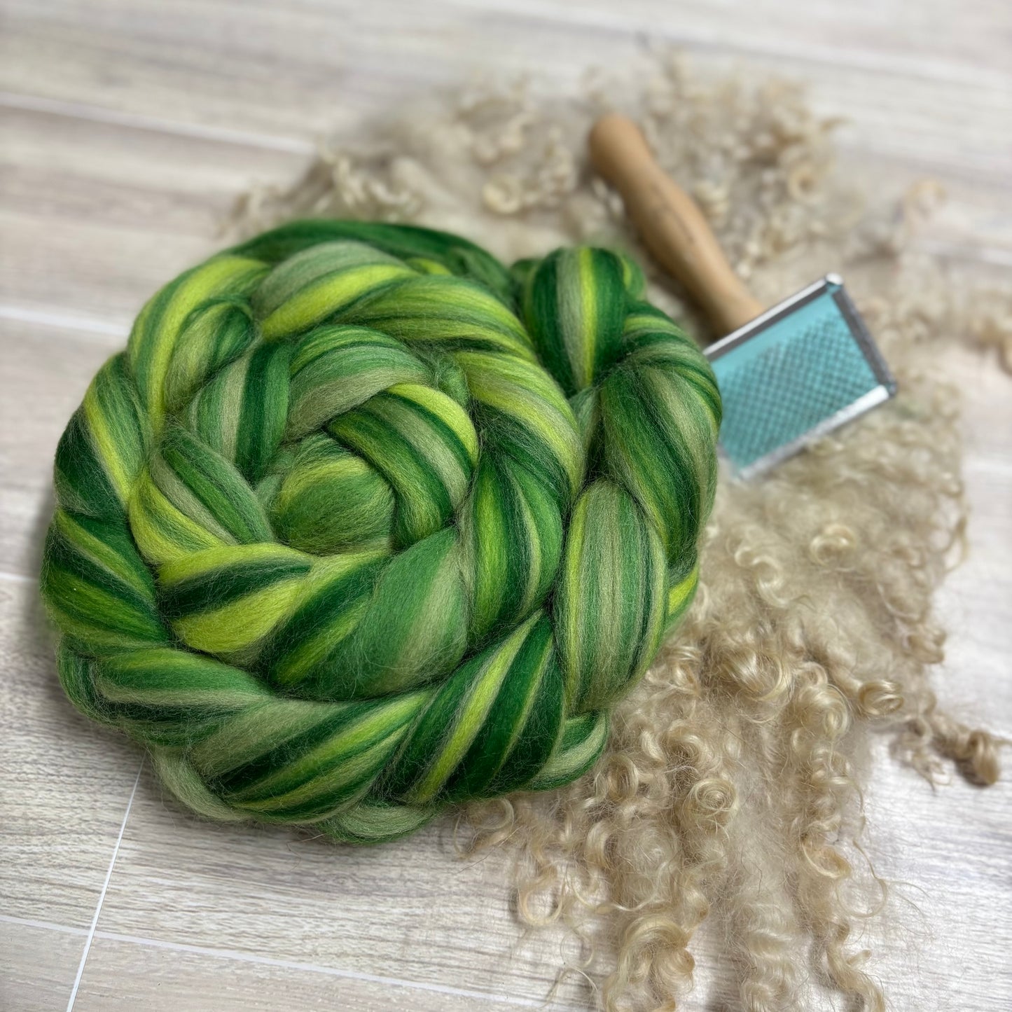 Calm - Green Merino Wool Blend - Spinning Fiber for Spinning Wheel