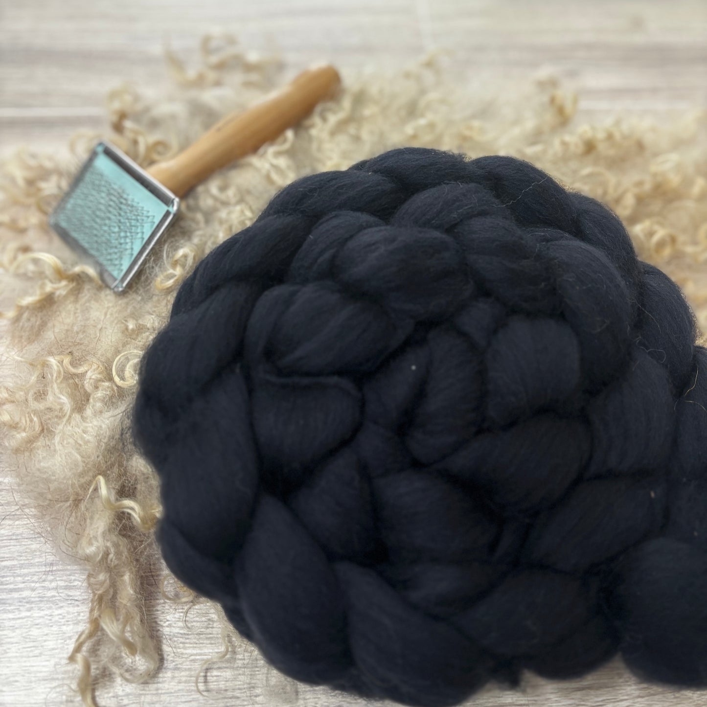 Charcoal Superfine Merino Spinning Wool - Spinning fiber for beginners