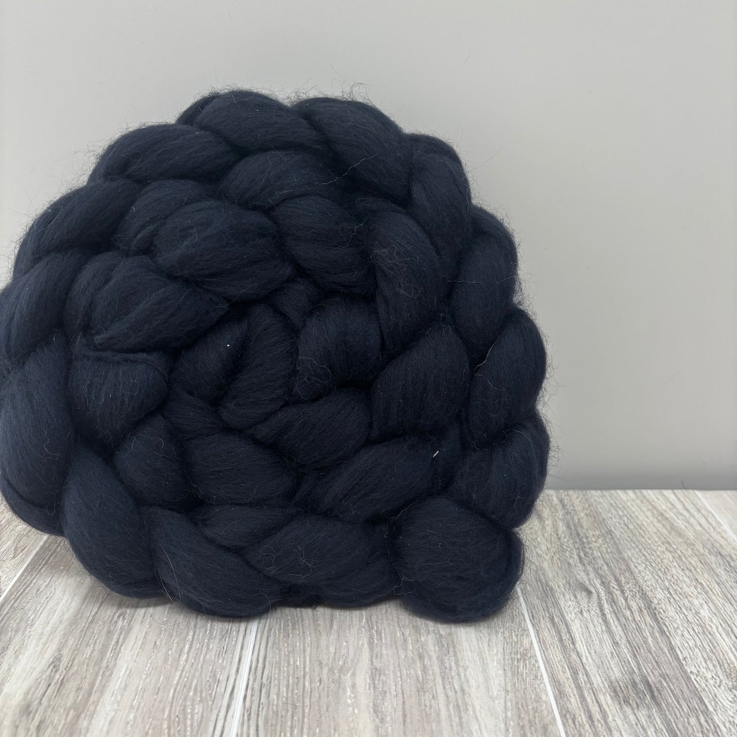 Charcoal Superfine Merino Spinning Wool - Spinning fiber for beginners