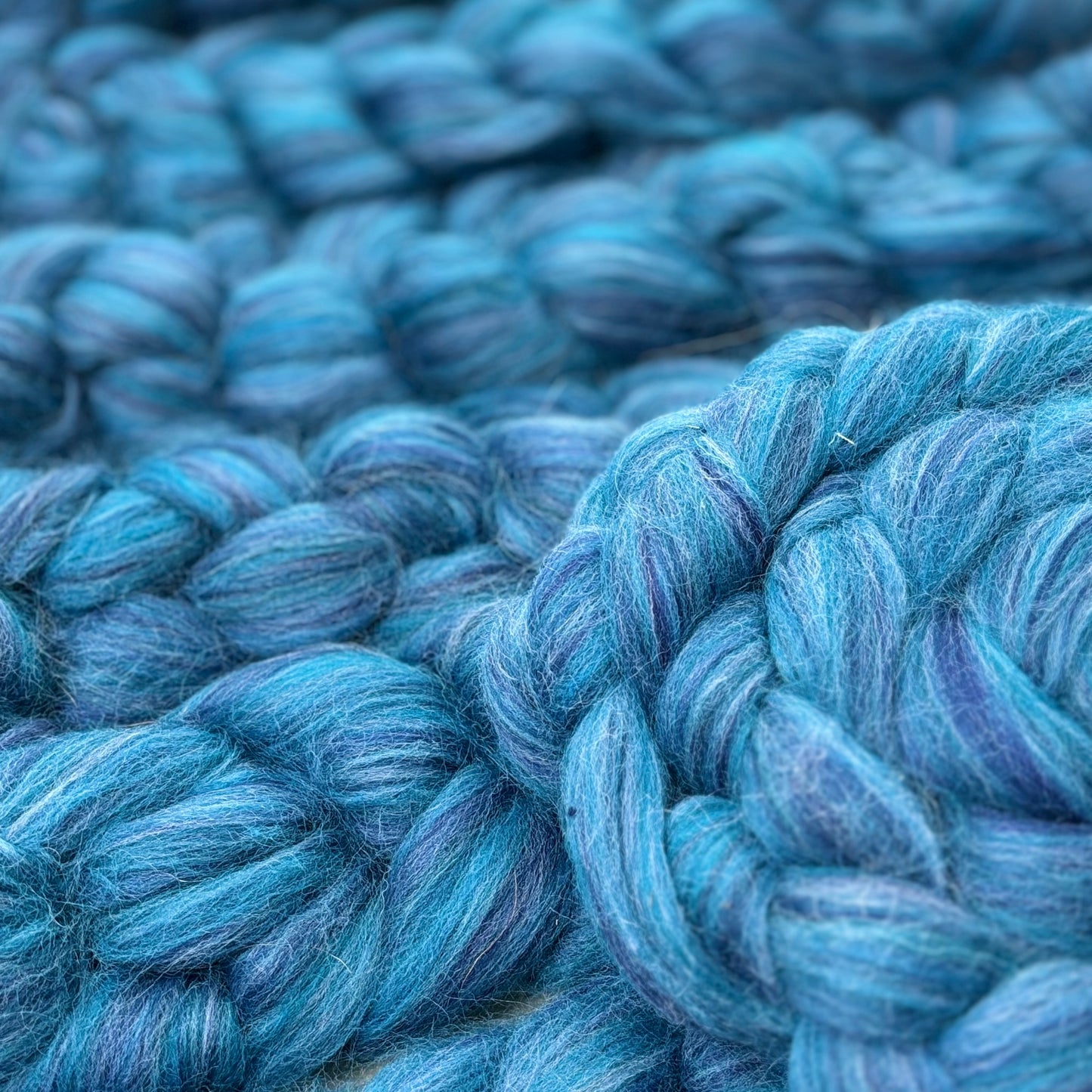 Fountain Blue - Shetland Wool & Bio-Nylon Blend - Combed Top - Roving -Wool Fiber for Spinning