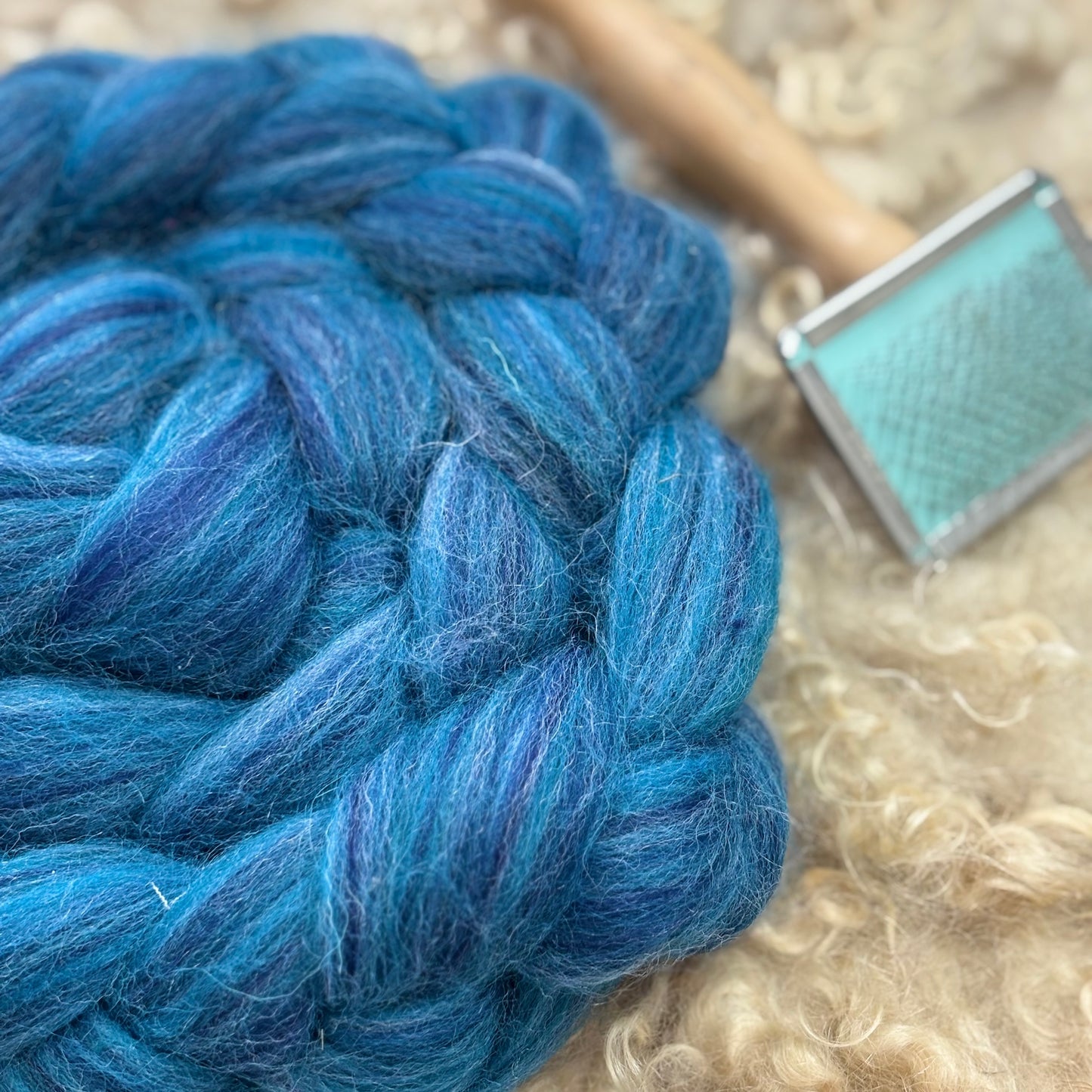 Fountain Blue - Shetland Wool & Bio-Nylon Blend - Combed Top - Roving -Wool Fiber for Spinning