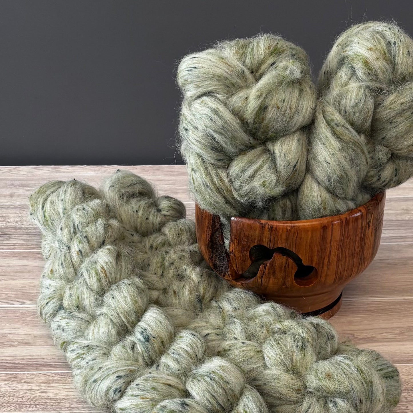 Heritage Green Tweed Roving Combed Top for Spinning