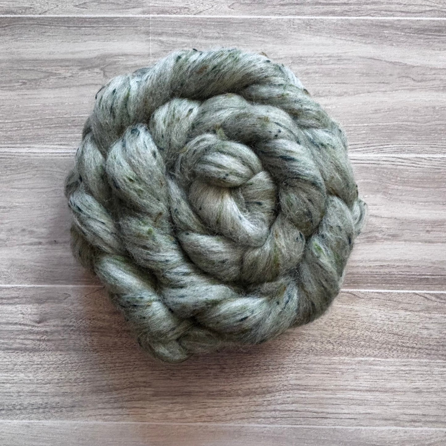 Heritage Green Tweed Roving Combed Top for Spinning