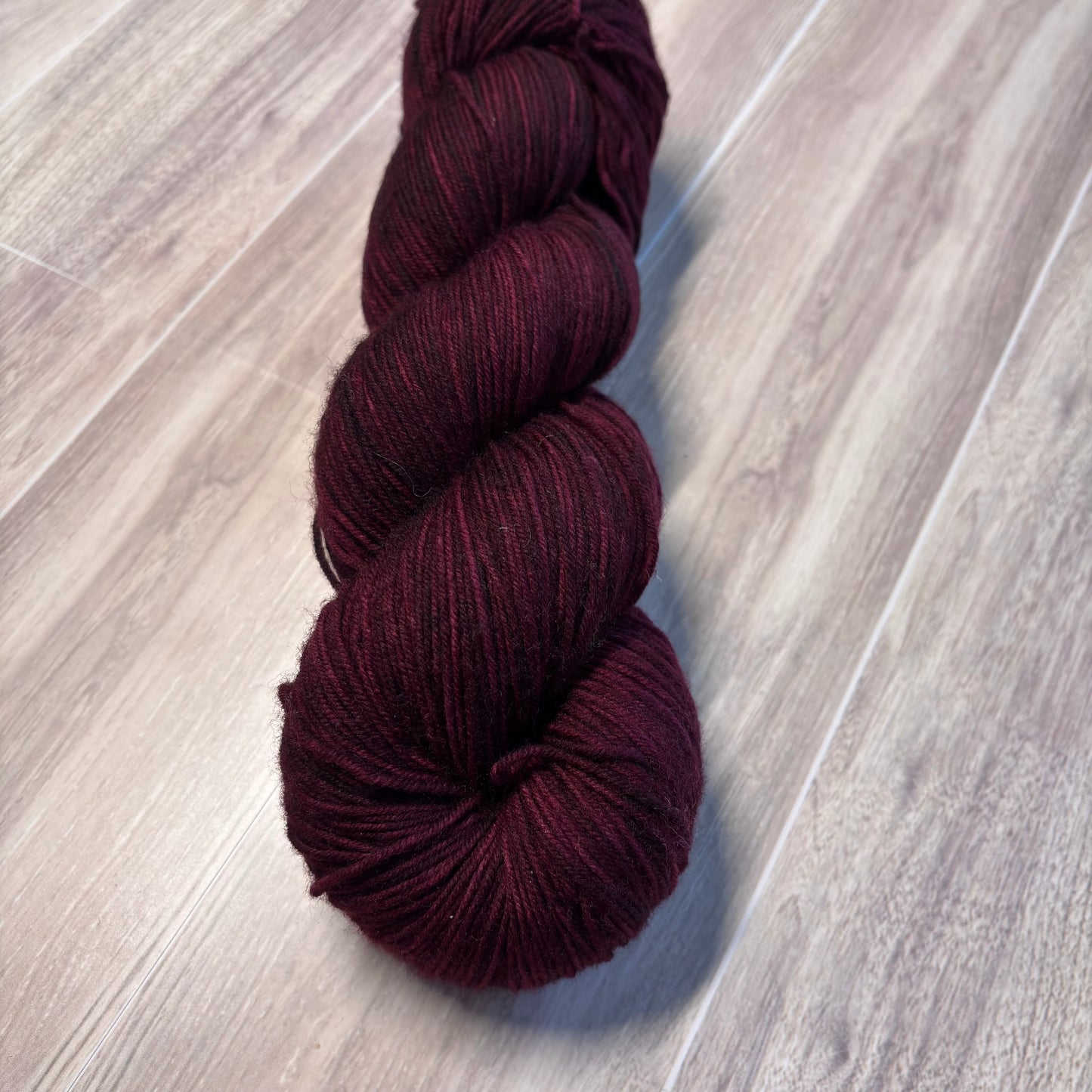 "Maroon 5" - Fingering / Sock Weight