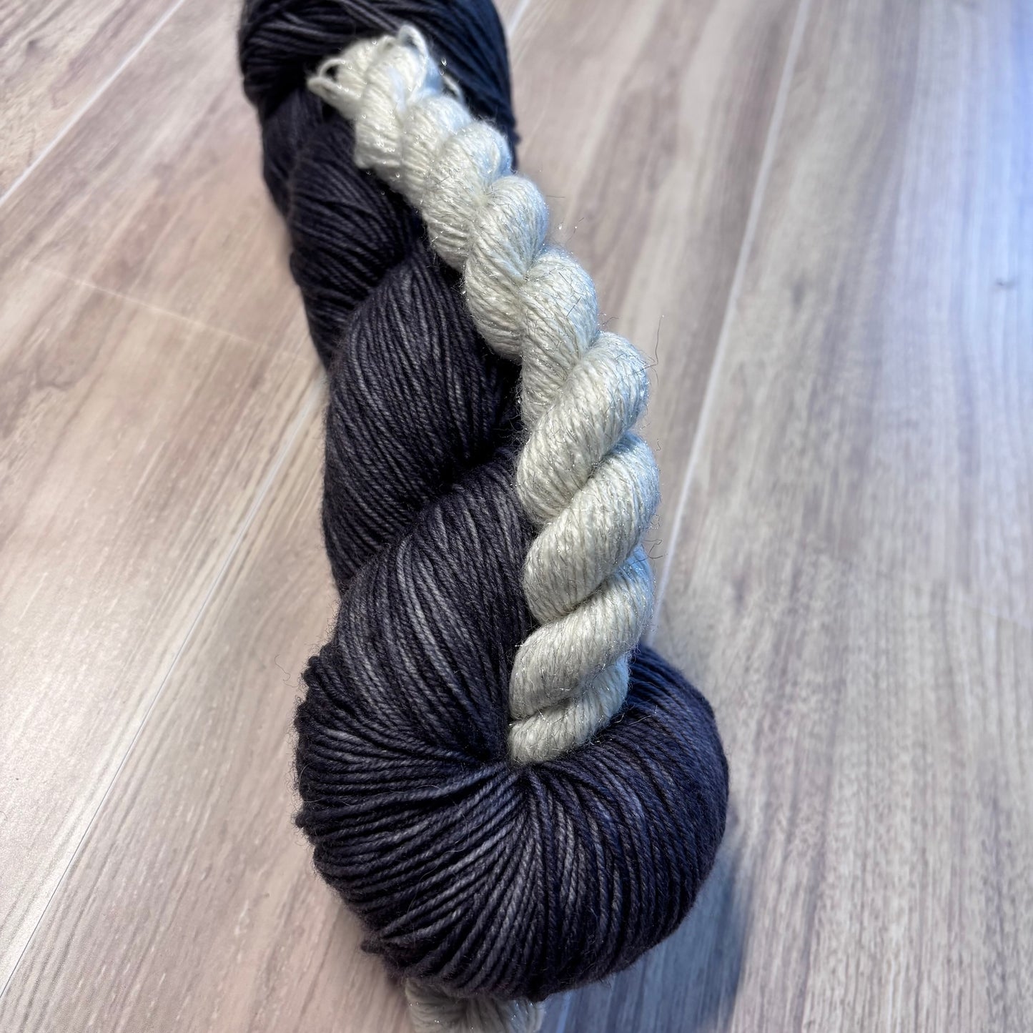 "Shine on Shawl" - Fingering / Sock Yarn