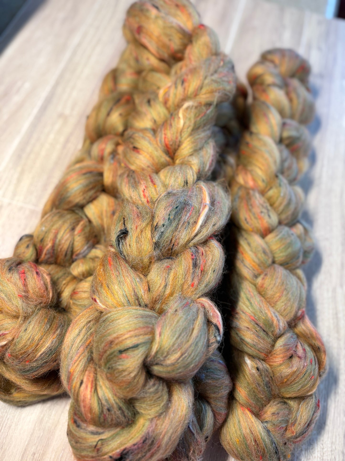 Panning For Gold Tweed Roving Fiber