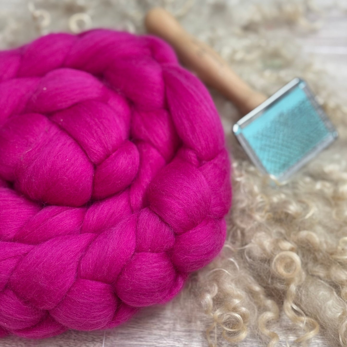 Raspberry Superfine Merino Spinning Wool - Spinning fiber for beginners