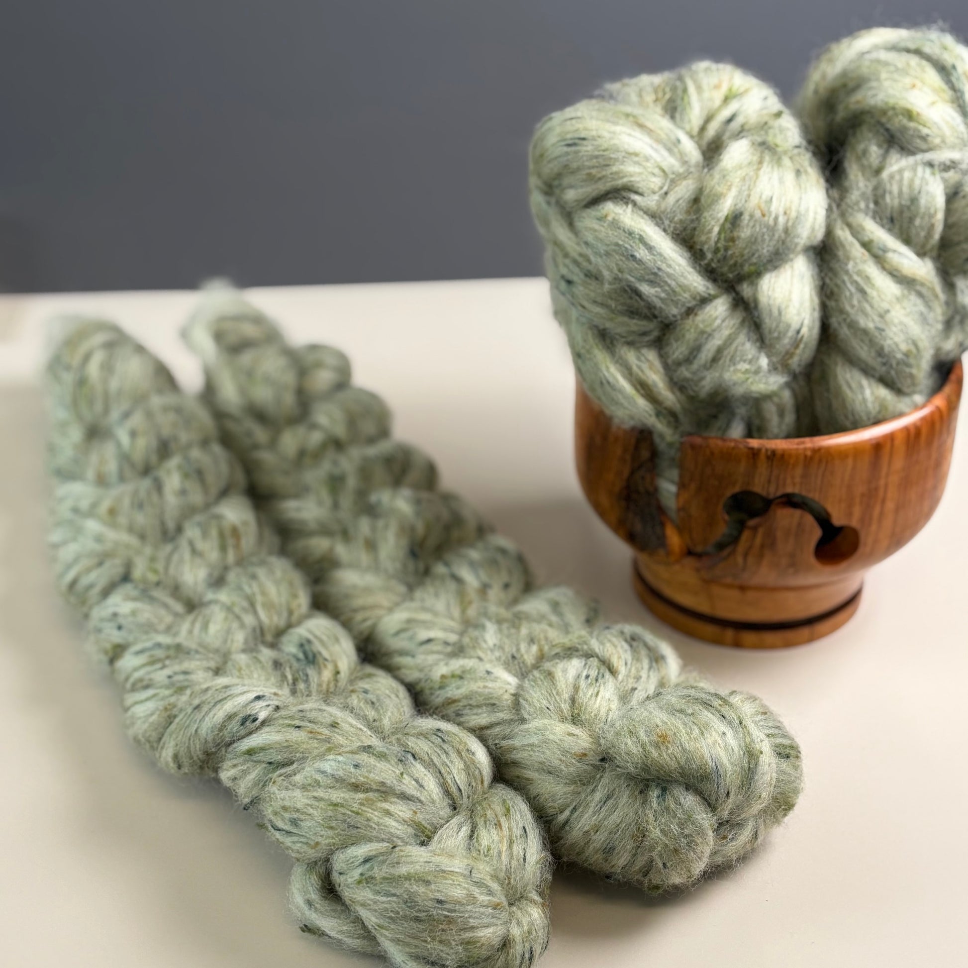Heritage Green Tweed Roving Combed Top for Spinning