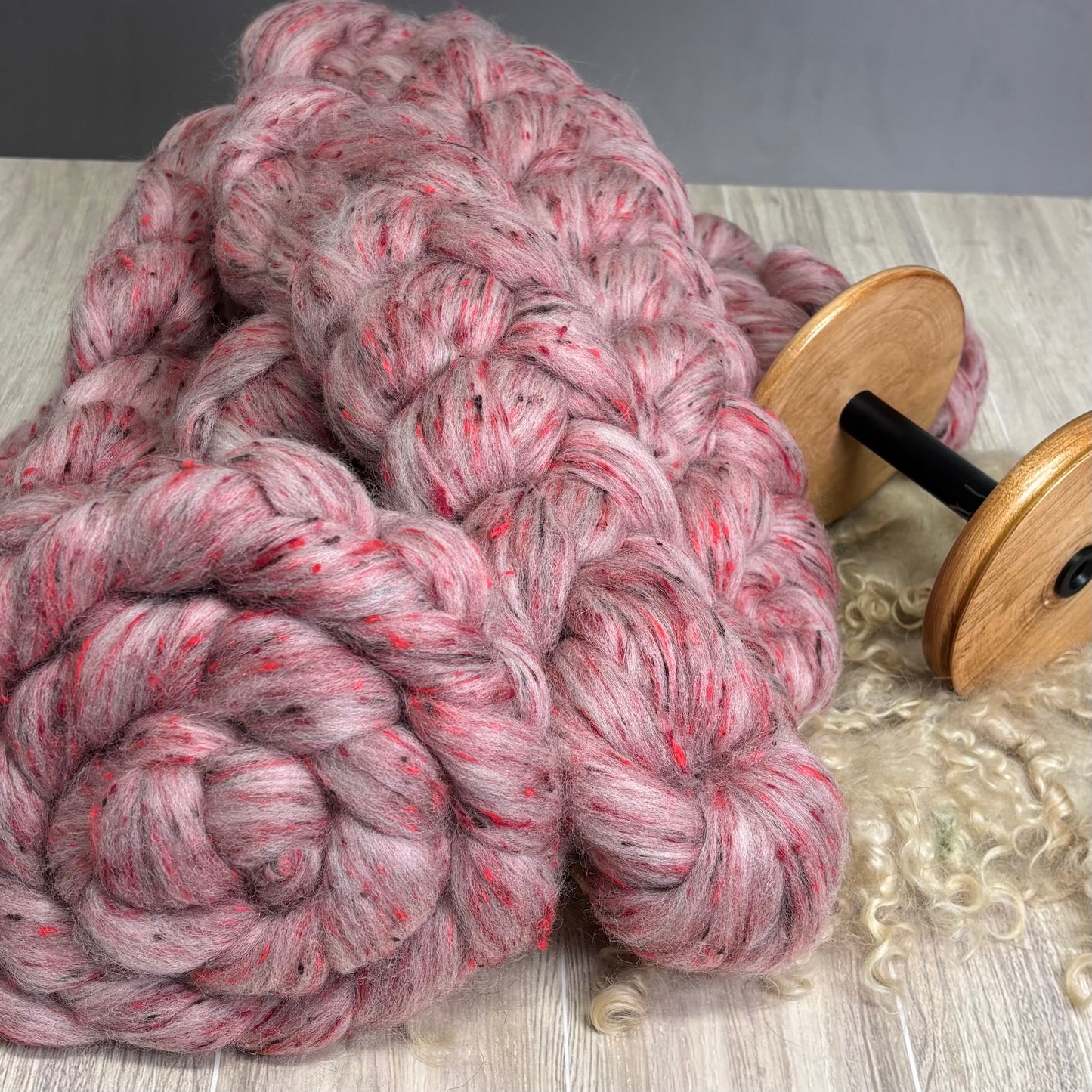 Jam Pot Red Tweed Roving Combed Top Spinning Fiber