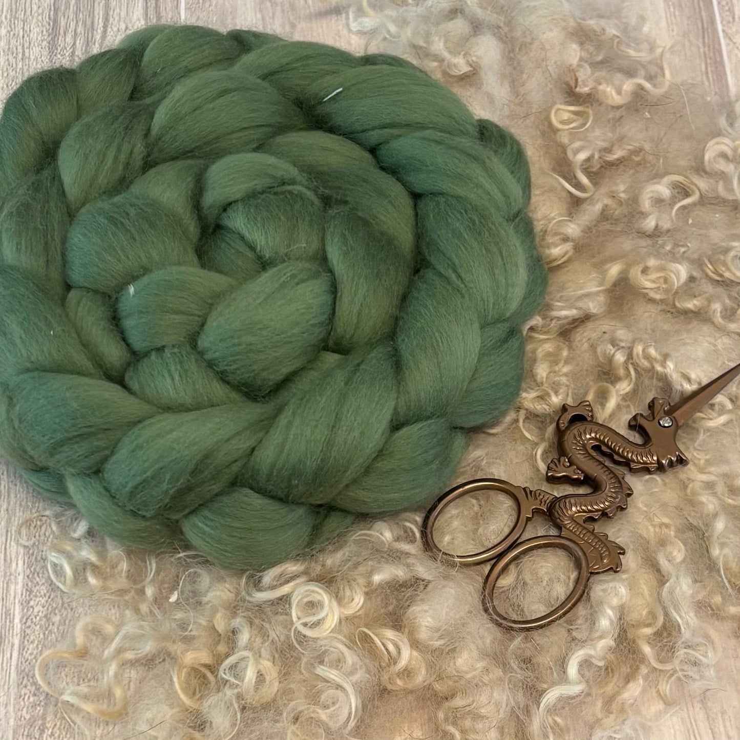 Olive Superfine Merino Wool - Spinning Wool - Spinning fiber for beginners
