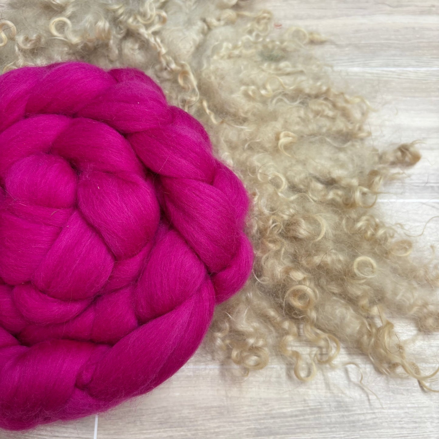 Raspberry Superfine Merino Spinning Wool - Spinning fiber for beginners