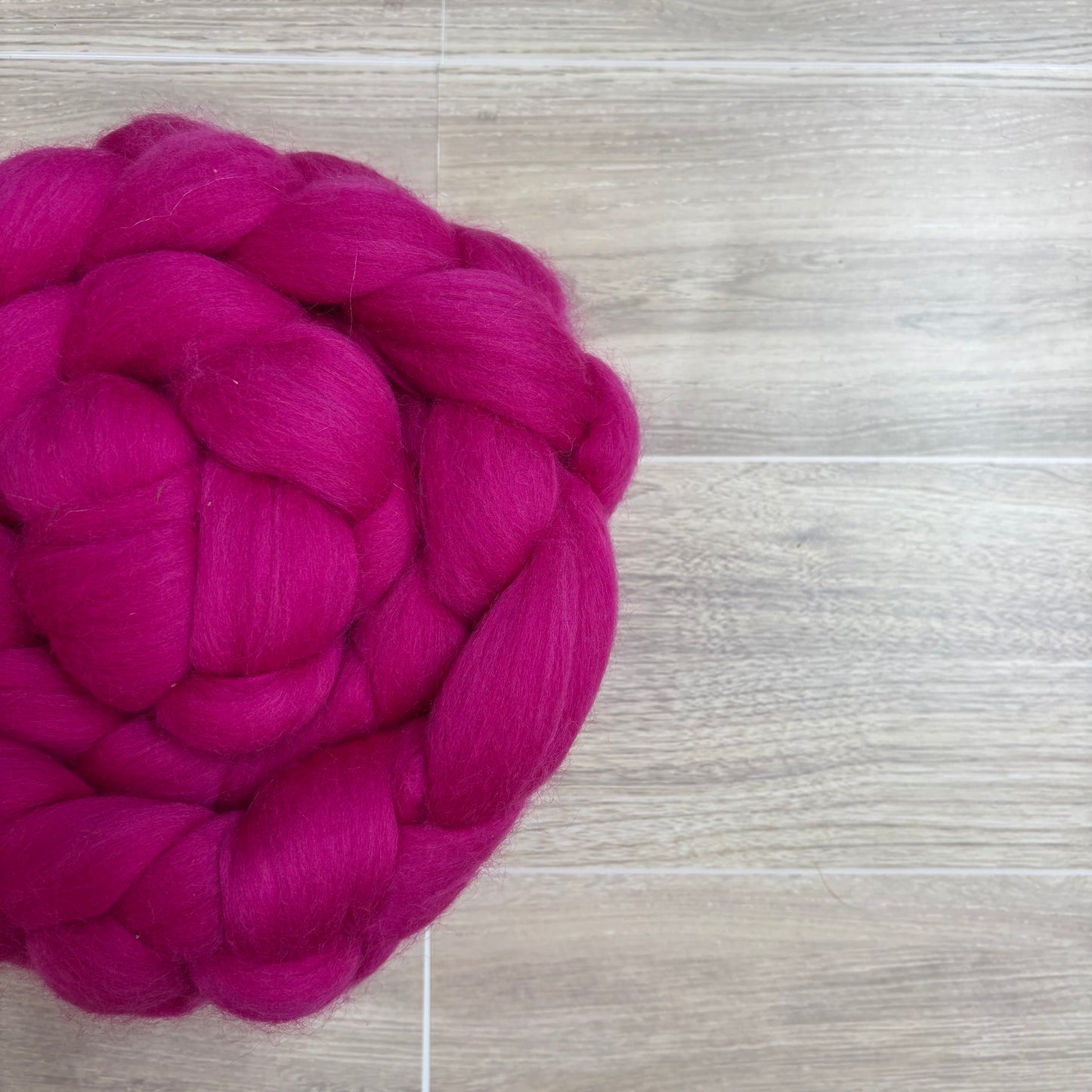 Raspberry Superfine Merino Spinning Wool - Spinning fiber for beginners
