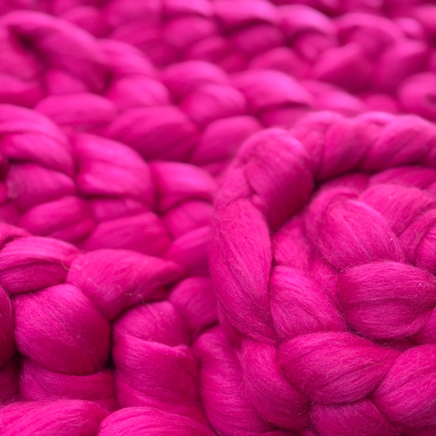 Raspberry Superfine Merino Spinning Wool - Spinning fiber for beginners