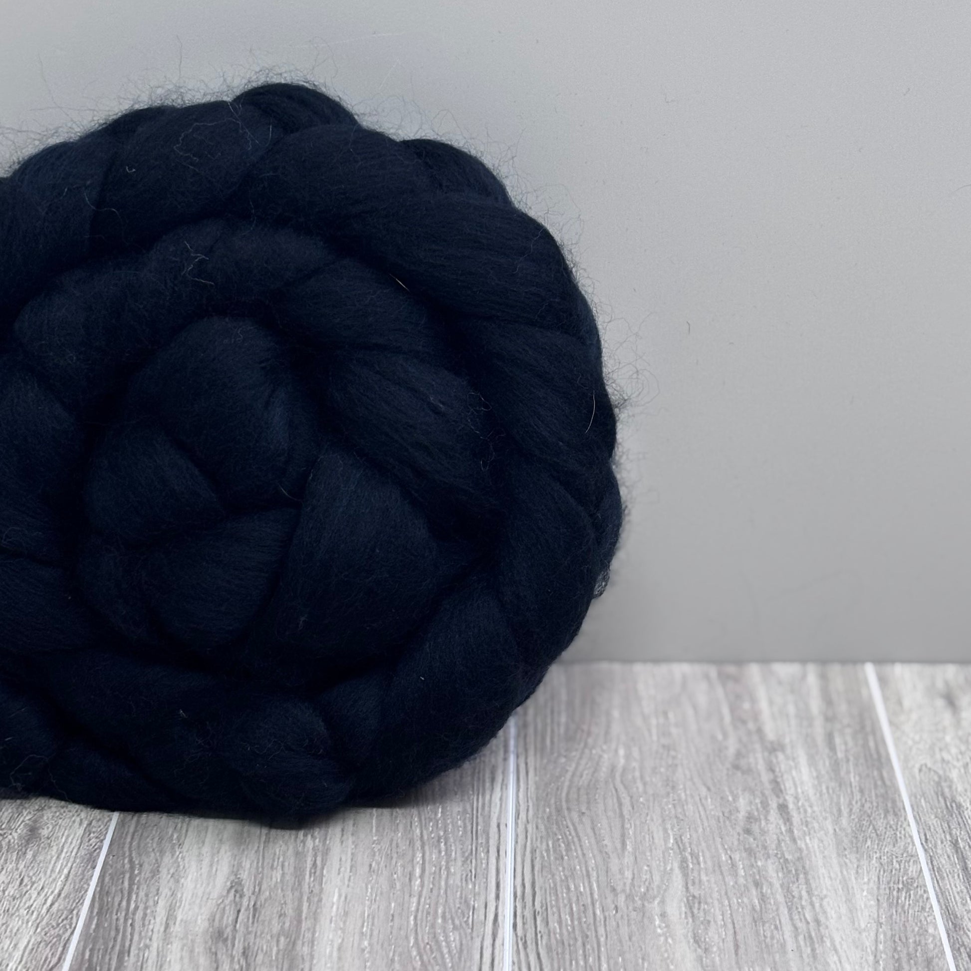 combed top for spinning Raven Superfine Merino Wool Combed Top - Roving