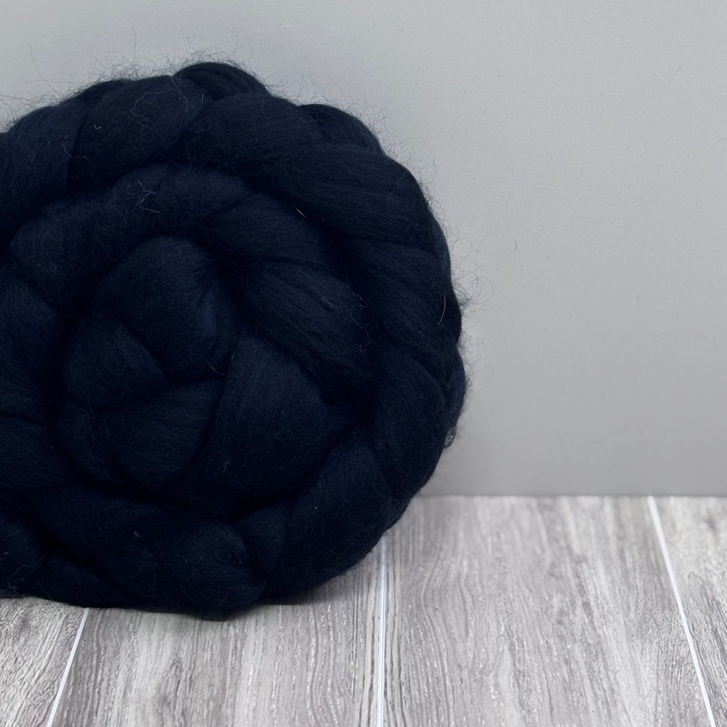 Raven Superfine Merino Wool Combed Top - Roving - Spinning Fiber for Spinning Wheel
