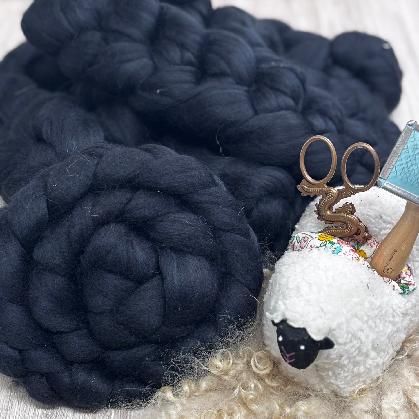 Raven Superfine Merino Wool Combed Top - Roving - Spinning Fiber for Spinning Wheel