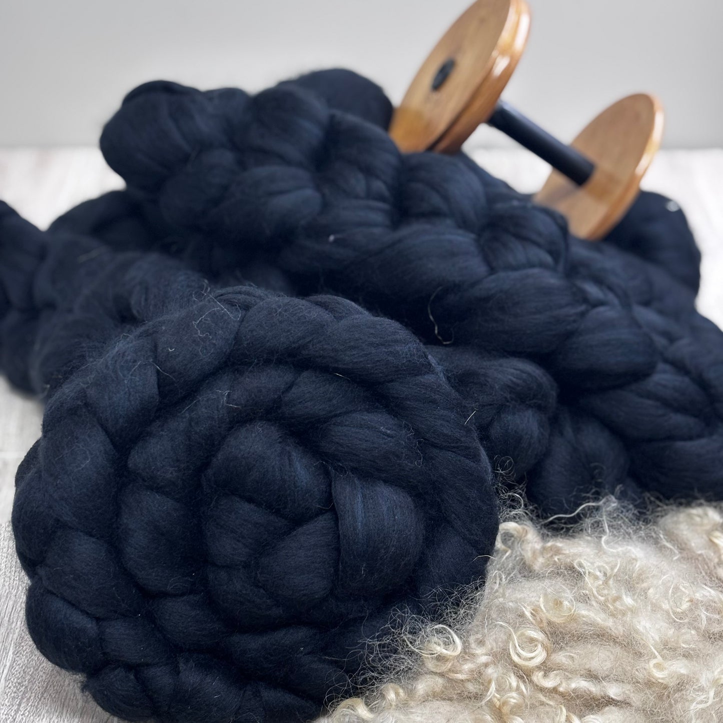 Raven Superfine Merino Wool Combed Top - Roving - Spinning Fiber for Spinning Wheel