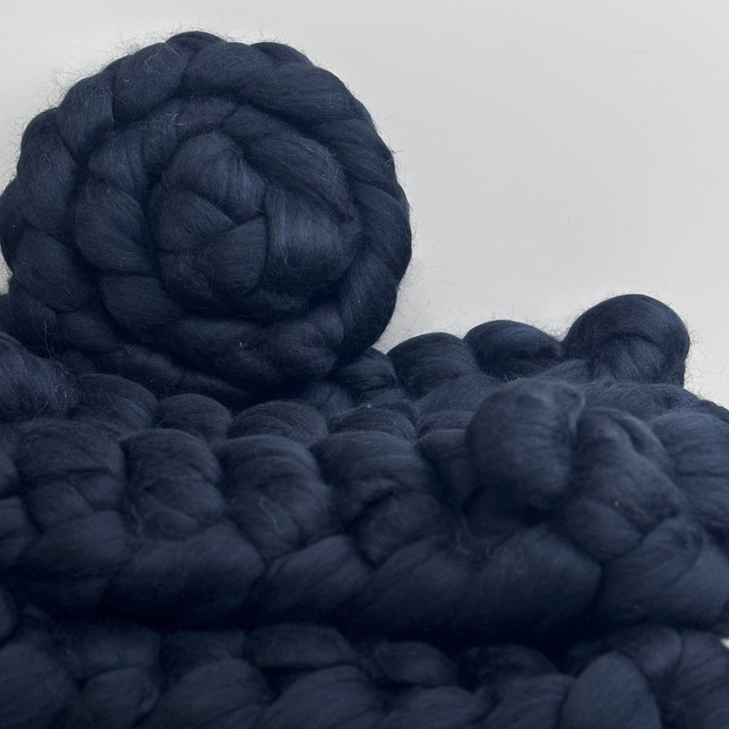 Raven Superfine Merino Wool Combed Top - Roving - Spinning Fiber for Spinning Wheel