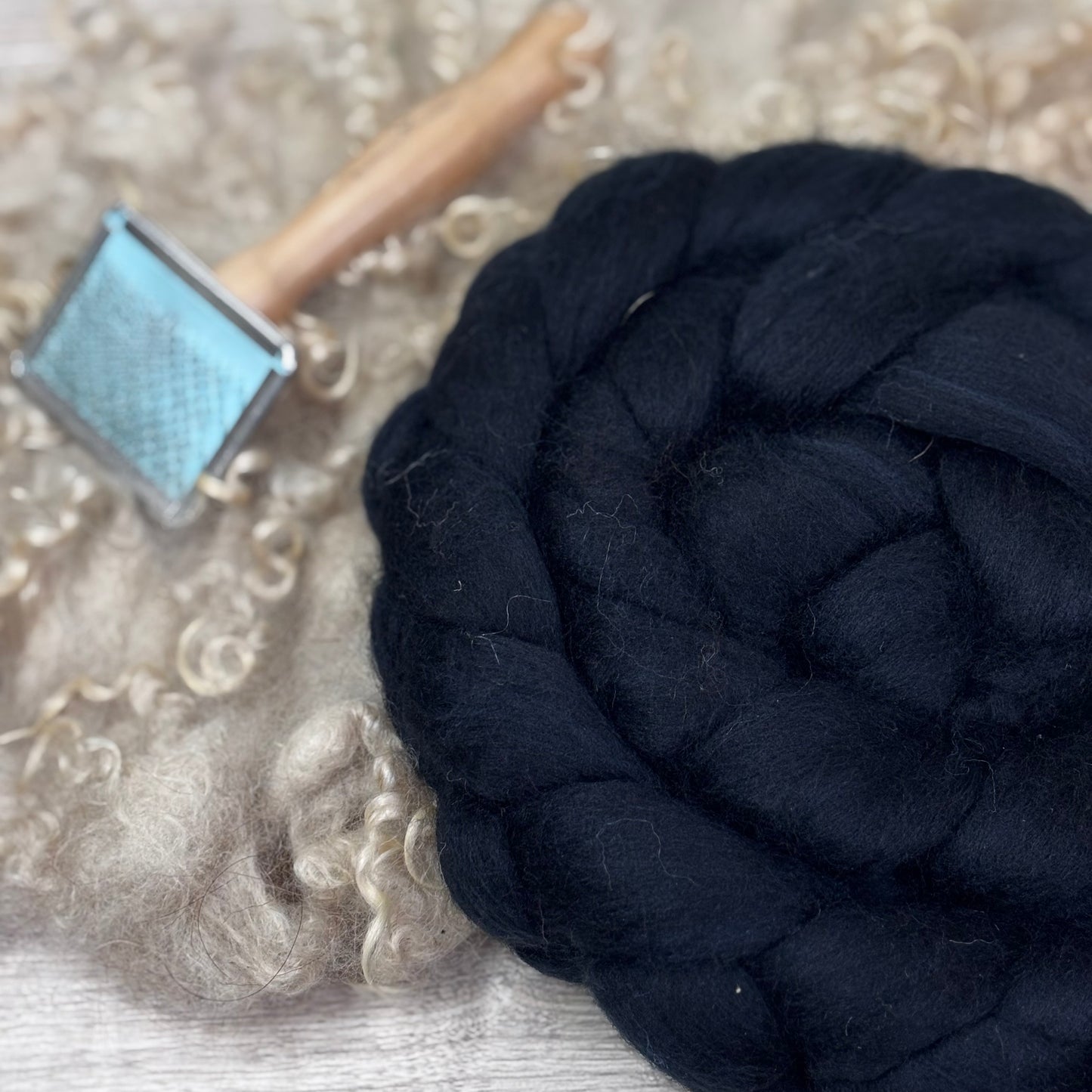 Raven Superfine Merino Wool Combed Top - Roving - Spinning Fiber for Spinning Wheel