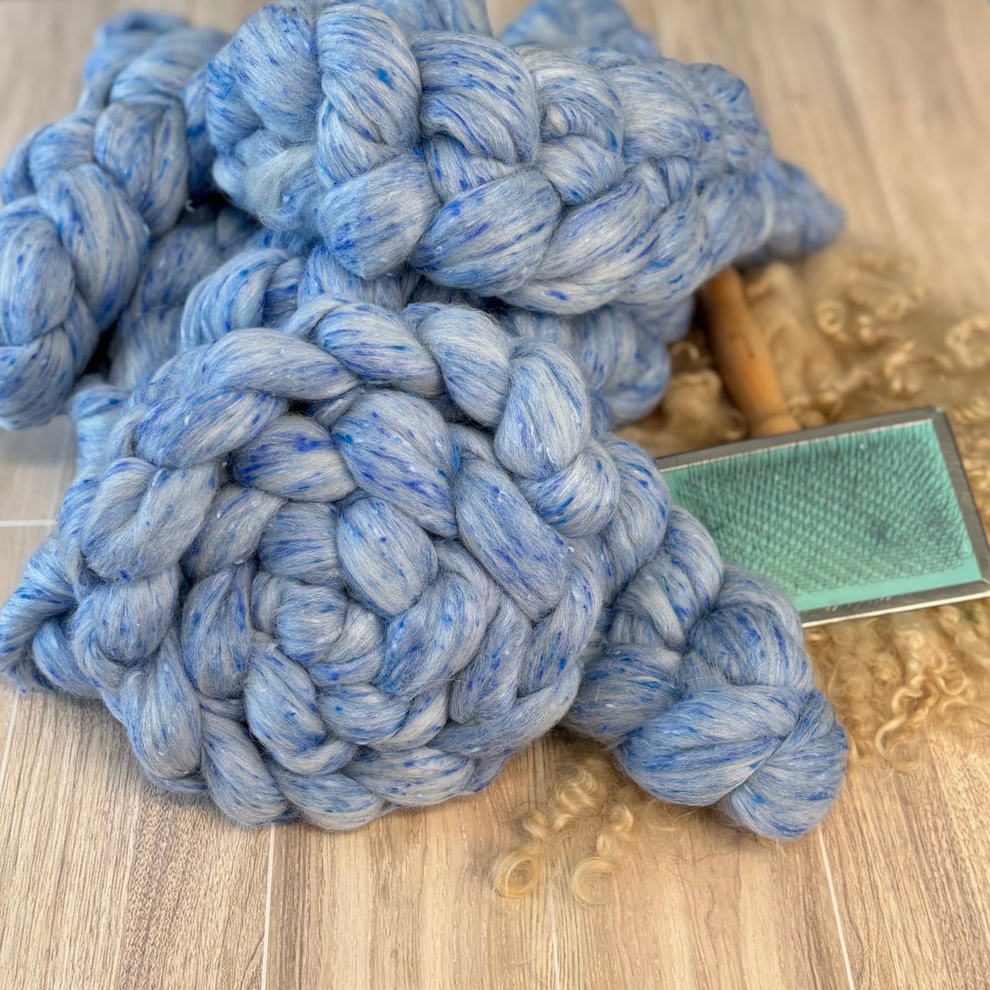 Tea Cup Blue Tweed Roving Combed Top Spinning Fiber