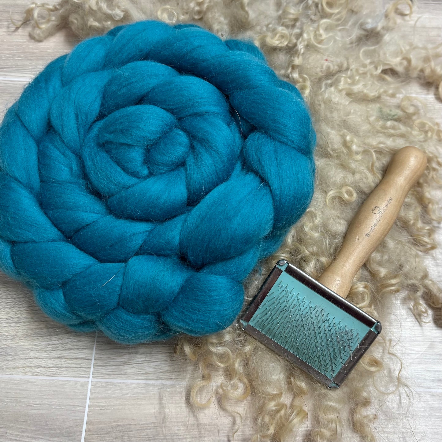 Turquoise Superfine Merino Wool Combed Top - Roving - Spinning Fiber for Spinning Wheel