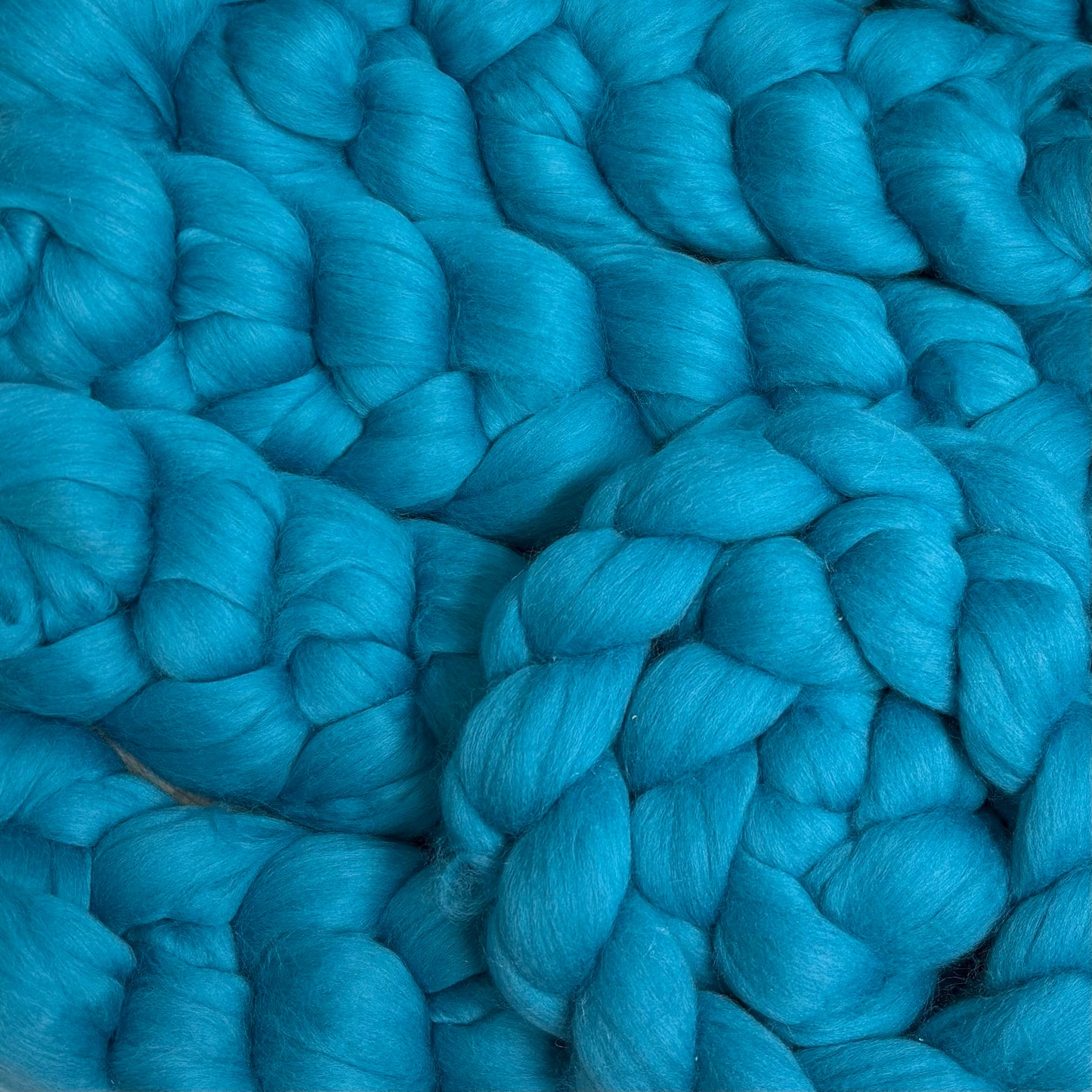Turquoise Superfine Merino Wool Combed Top - Roving - Spinning Fiber for Spinning Wheel